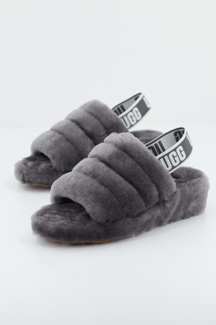 UGG FLUFF YEAH SLIDE en color GRIS  (1)