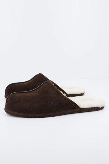 UGG SCUFF en color MARRON  (1)