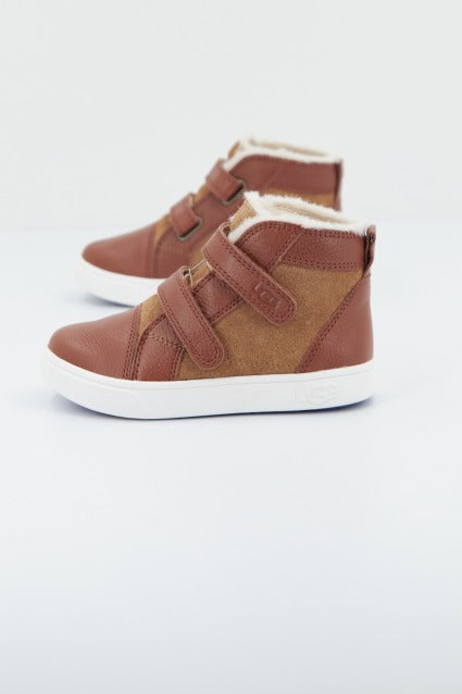 UGG T RENNON II en color MARRON  (1)