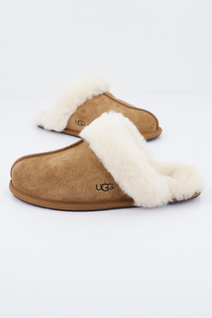 UGG W SCUFFETTE II en color MARRON CLARO  (1)