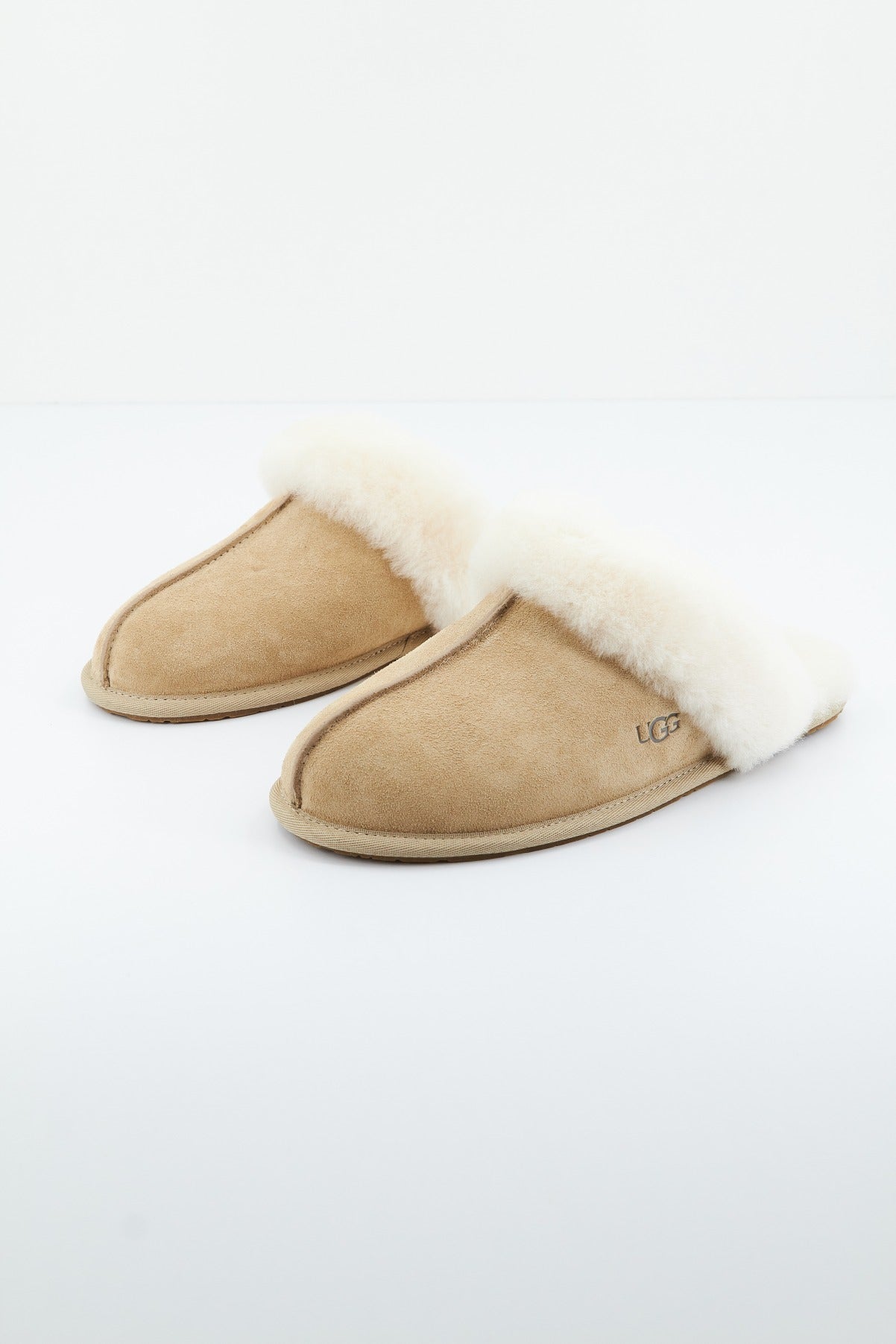 UGG W SCUFFETTE II en color MARRON CLARO  (3)